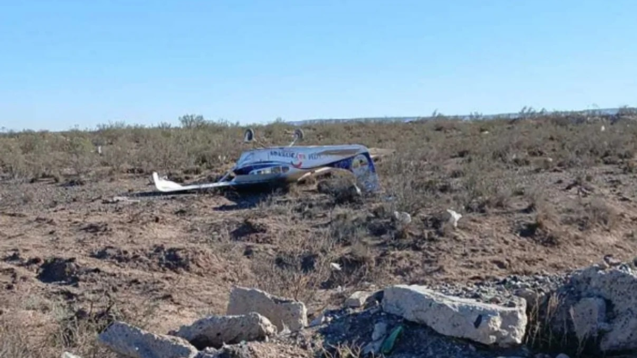 Un muerto y dos heridos dejó la caída de una avioneta que se utilizaba para vuelos de saltos en paracaídas en la provincia de Río Negro.