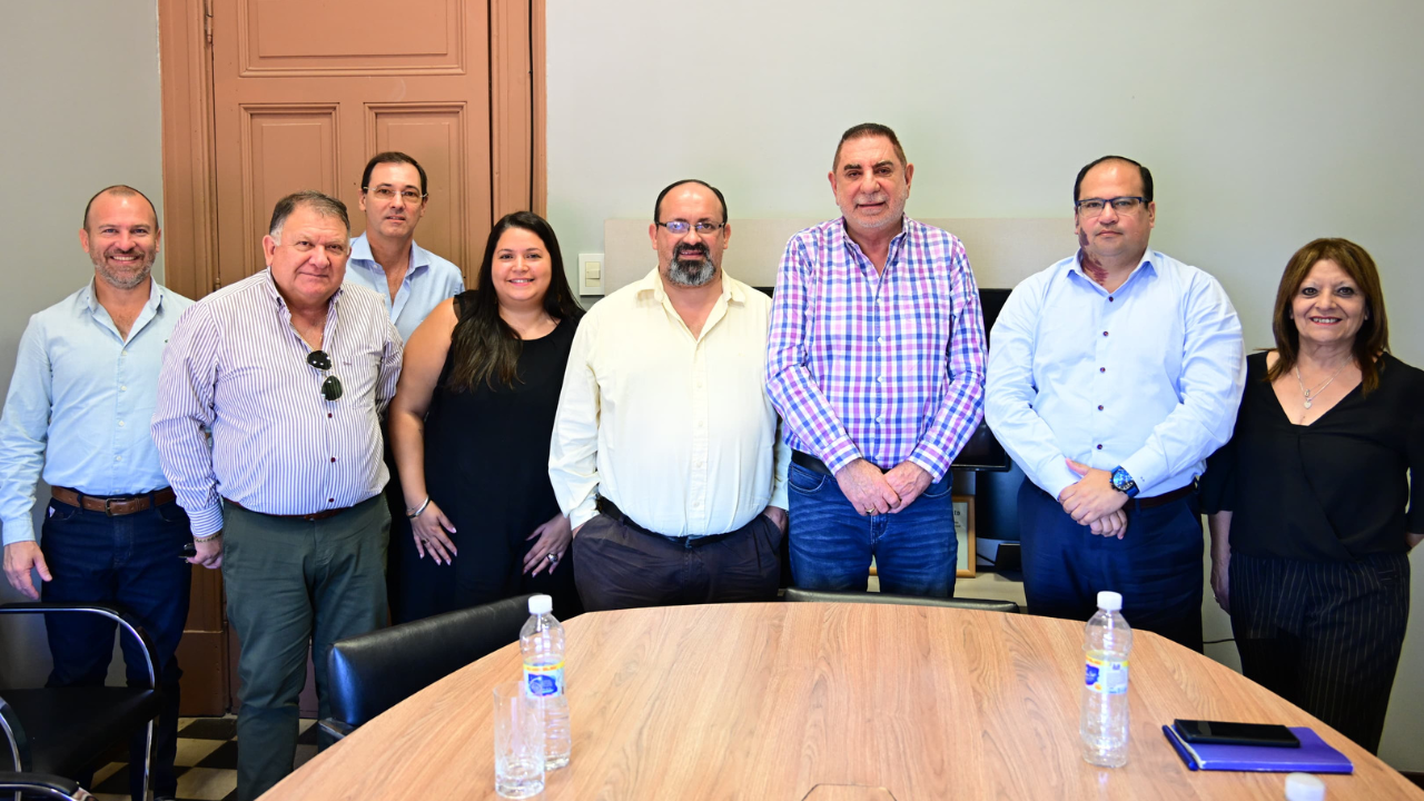 La reunión se realizó en las oficinas de la Intendencia para tender puentes y dialogar sobre el impacto positivo que tiene la llegada de la compañía.