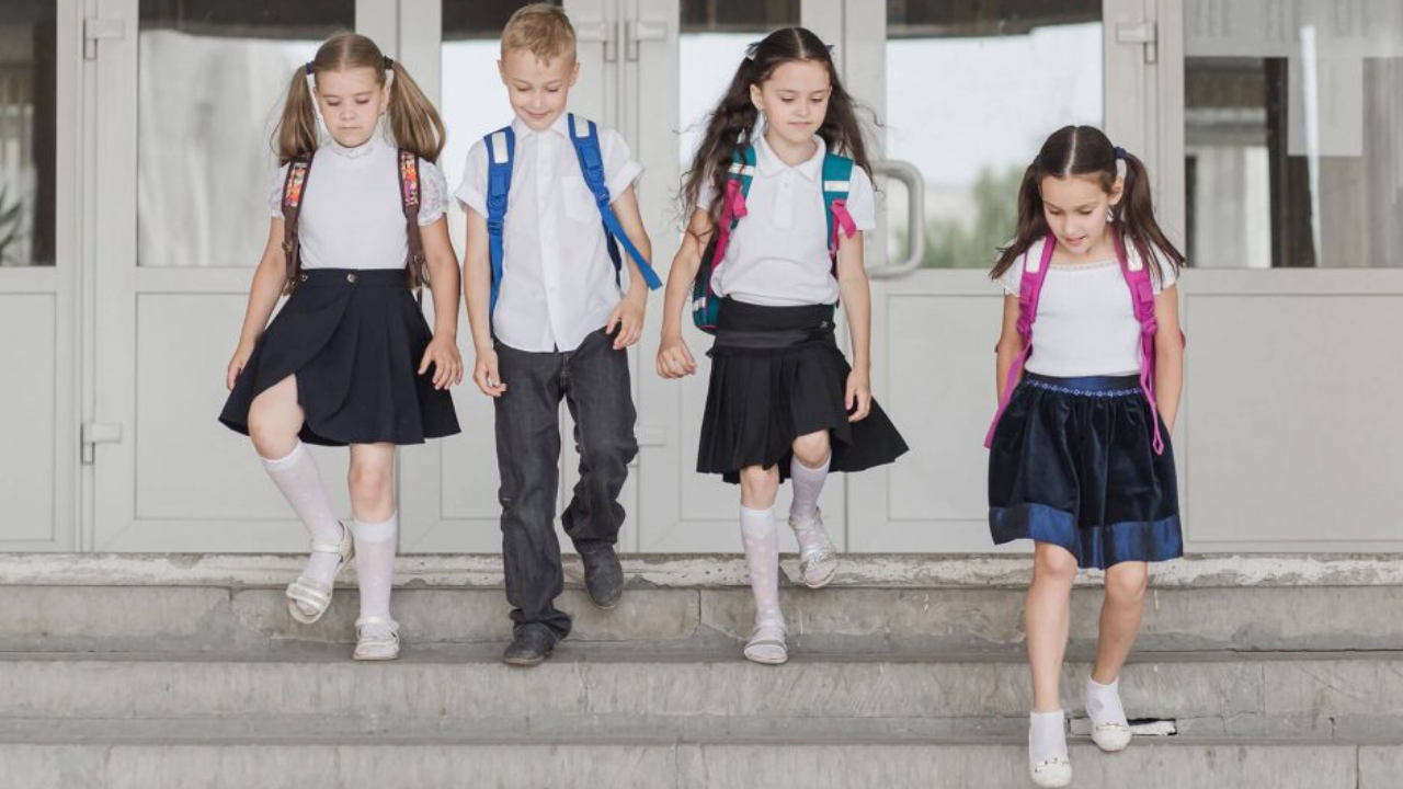 Garantizar la seguridad vial escolar es una responsabilidad compartida que requiere el compromiso de todos los involucrados: conductores, padres, autoridades escolares y comunidad en general.