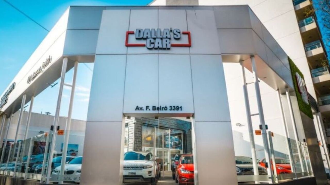 Ocurrió este domingo en Villa Devoto, Buenos Aires. Los ladrones escaparon con más de U$S 60 mil. Investigan cómo eludieron la seguridad.