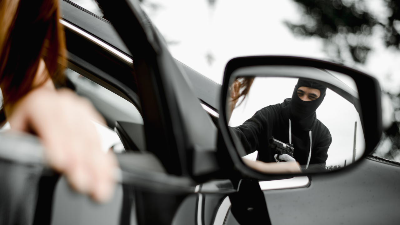 Más del 94% de los robos a mano armada ocurrieron en la vía pública en el último año. Además, el 58% de los robos vehiculares fueron de autos particulares.