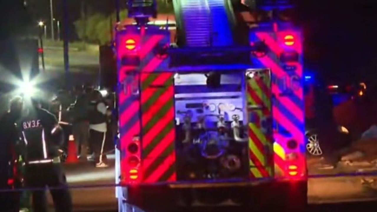 El incidente se produjo en una zona de pastizales ubicada en Morón, en el límite con Tres de Febrero. Una compañera de la víctima sufrió una fractura expuesta producto del violento impacto.