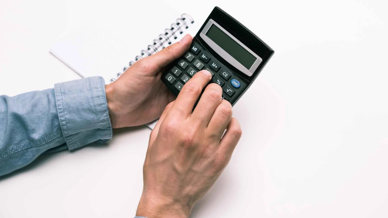 Los ingresos se incrementan un 22,24% en el ramo de vida y un 7,97% en el de no vida. El ahorro gestionado por las aseguradoras aumenta un 4,65%.