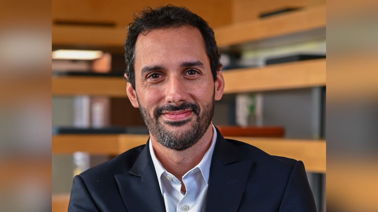 Andrés asume esta nueva posición gracias a su perfil técnico, visión estratégica y profundo conocimiento del negocio, que refuerzan el objetivo de continuar elevando los estándares.