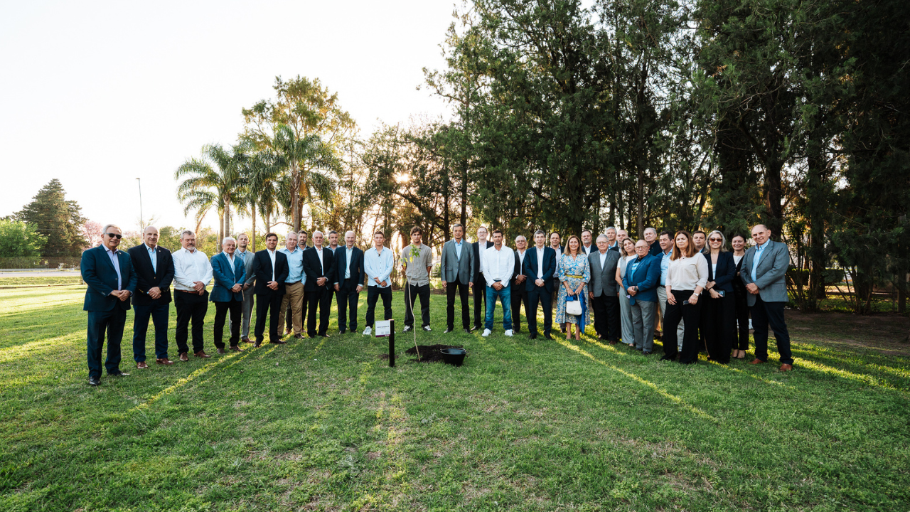 En un día cargado de emoción y significado, SANCOR SEGUROS recibió en su Casa Central de Sunchales al equipo La Natividad – La Dolfina, el actual número uno del mundo.