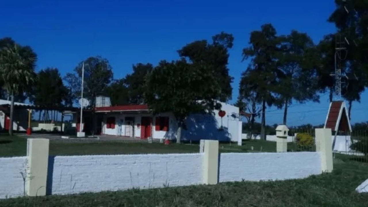 El hecho ocurrió en la localidad de Gato Colorado. La madre del menor aseguró que notó una actitud extraña en su hijo, quien le contó detalles de las vejaciones sufridas y la aberrante situación que estaba viviendo.