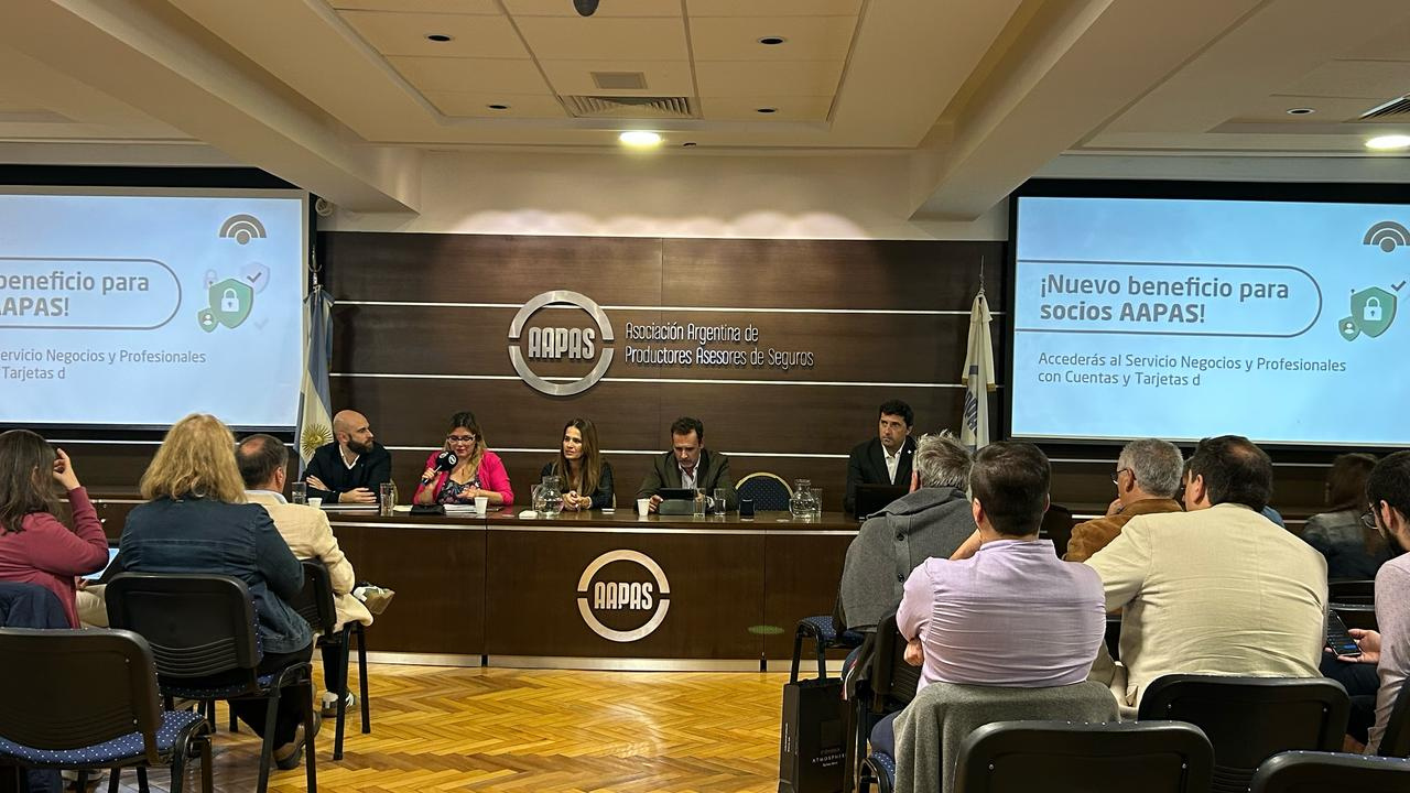 El lunes 21 de abril se llevó a cabo la Asamblea en la sede de Bolívar 332, donde participaron la comisión directiva, prensa y socios.