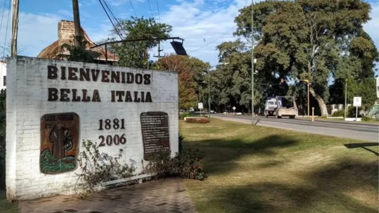 El jefe comunal advirtió que el impacto del robo es “muy grave”, ya que el dinero sustraído estaba destinado a “sueldos, obras y proveedores”. El monto equivale a cuatro masas salariales de la comuna. Hasta el momento, no hay detenidos.