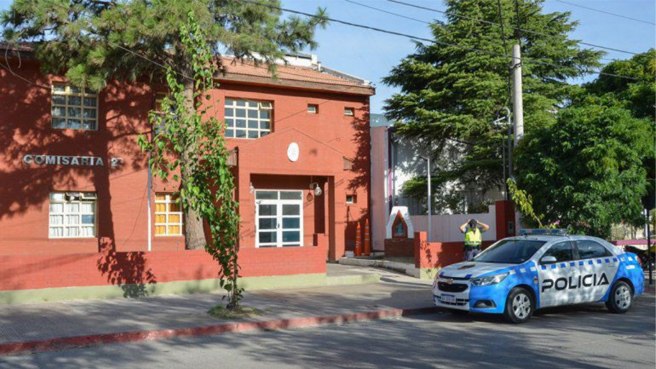 El robo ocurrió durante el fin de semana pasado y fue descubierto el lunes a la mañana. Se conoció que ingresaron por una pared lateral...