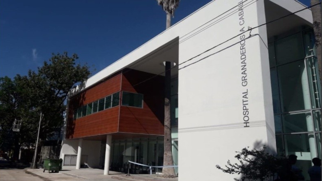 El director del hospital Granaderos a Caballo de San Lorenzo, Eduardo Ross, aseguró que la lesión que sufrió una recién nacida cuando se le apoyó instrumental quirúrgico en la pierna fue un “accidente hospitalario”. Descartó que el episodio haya sido producto de la falta de recursos y confirmó que se inició una investigación administrativa.
