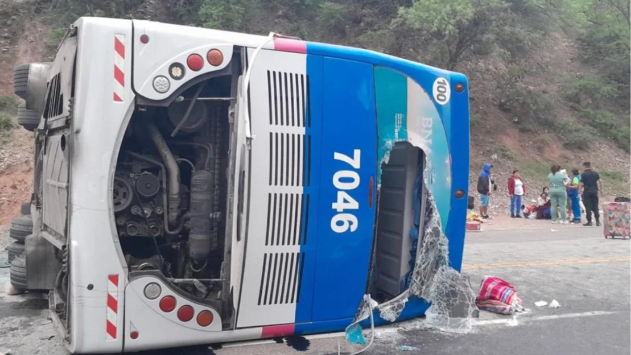 El colectivo había salido de La Quiaca en horas de la noche y tenía como destino final la provincia de Mendoza.