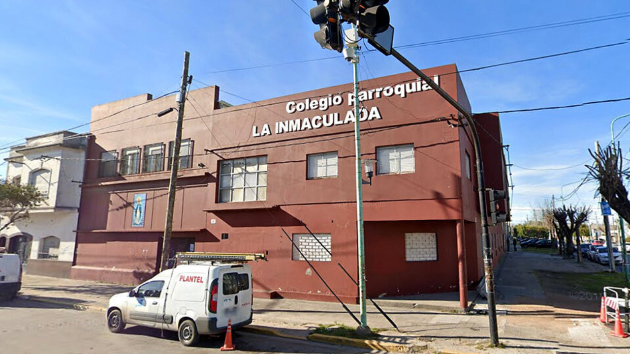 Un colegio católico ubicado en Ensenada, provincia de Buenos Aires, deberá pagar más de 500 mil pesos de indemnización a la familia de un alumno que sufrió bullying...