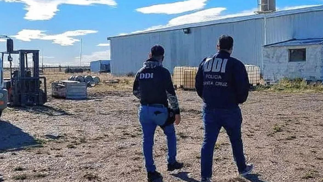 El relato confuso del chofer llamó la atención del propietario de la empresa, quien decidió denunciarlo y tras una investigación, se comprobó que se había tratado de un autorobo.