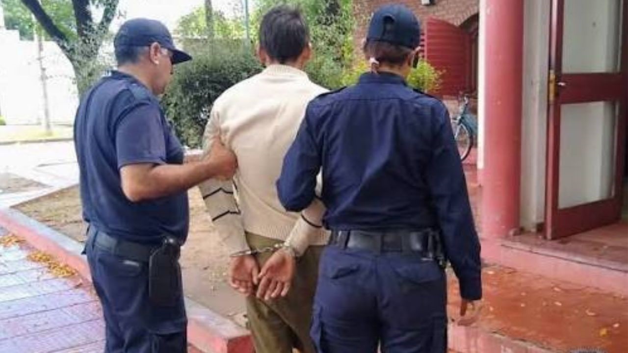 El vehículo fue hallado incendiado tras dos meses de investigación. El denunciante intentó cobrar el seguro contra todo riesgo y terminó acorralado por las cámaras de seguridad y la geolocalización.