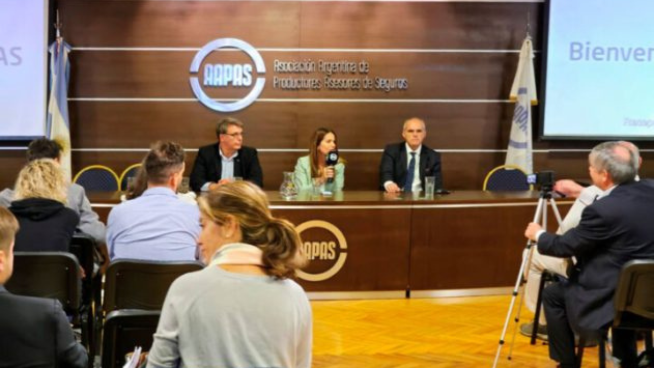 El miércoles 12 de marzo, la Asociación Argentina de Productores Asesores de Seguros lanzó oficialmente su nuevo Programa Ejecutivo en Seguros en el primer piso de la sede de la asociación.