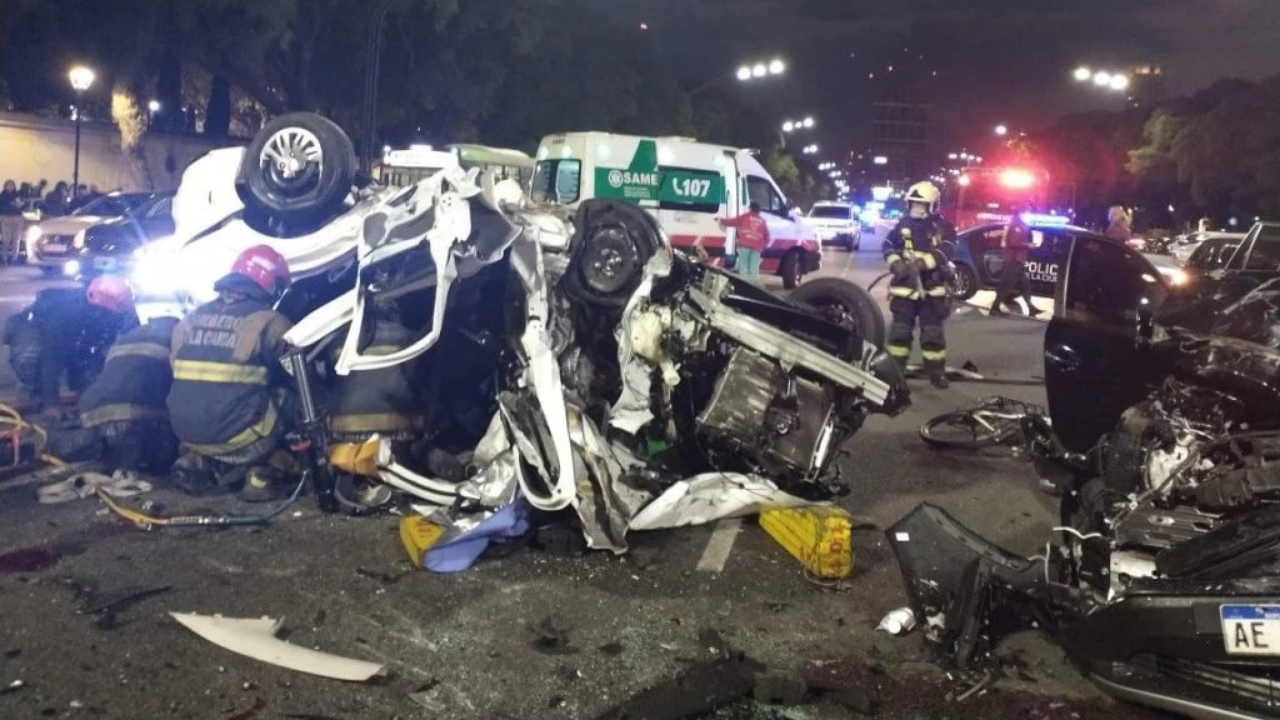 Ocurrió este domingo pasadas las 21 en la esquina de Avenida Del Libertador y la calle Ortega y Gasset. Tratan de establecer las causas, pero hay un imputado por el hecho.