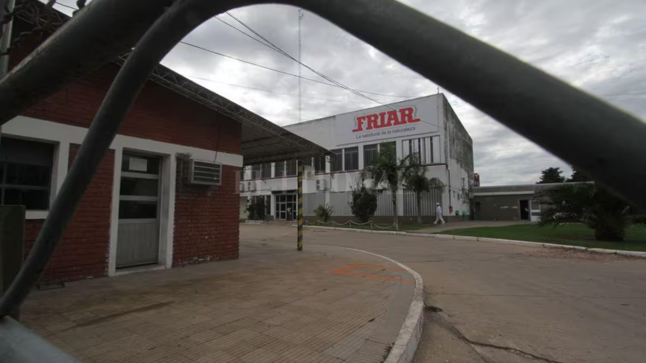 Ceferino Fernández, de 52 años, murió tras caer en un digestor con agua a 90 grados y quemarse la mayor parte de su cuerpo. Su familia pide justicia.