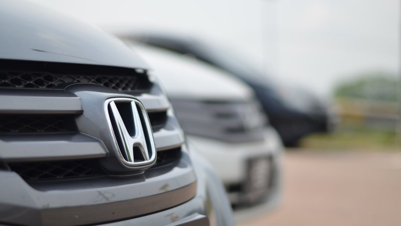 Estados Unidos investiga denuncias de que los frenos de más de 1.7 millones de Hondas de modelos recientes hacen frenar súbitamente el vehículo sin razón...