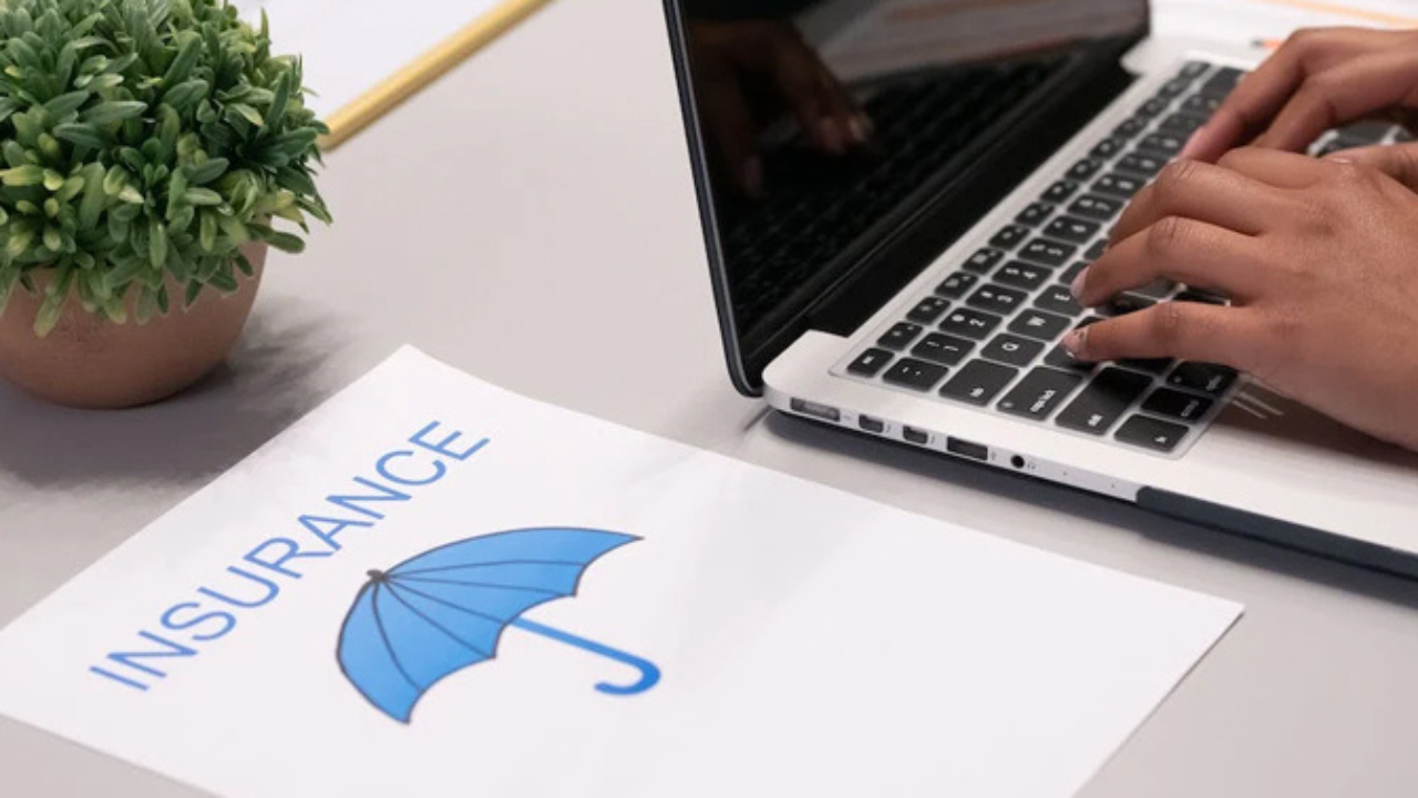 El sector avanza hacia la IA generativa con más confianza que hacia la tradicional, pero mantiene un enfoque prudente ante la falta de gobernanza y madurez del dato.