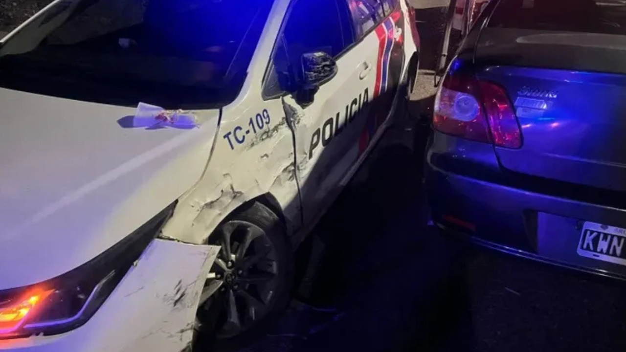 El choque ocurrió sobre la Ruta 12, frente a la Hostería de Zonda, mientras el conductor del vehículo resultó ileso.