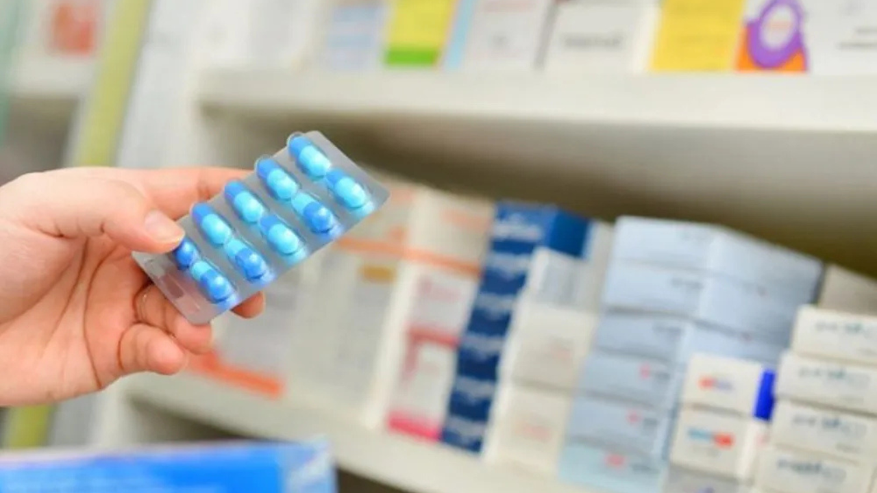 ANMAT detectó la presencia de aceite lubricante en cuatro lotes del T3 Montpellier 5. Hay riesgo de contaminación y advierte a pacientes que no lo consuman.