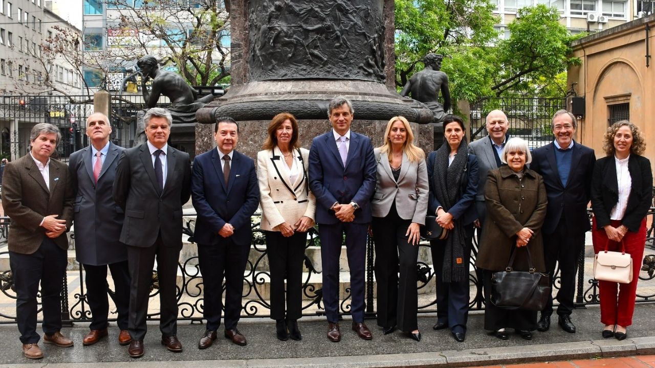 La presidente de la AALPS, asistió a la ceremonia religiosa que la Superintendencia de Seguros de la Nación realizó en honor a Manuel Belgrano.