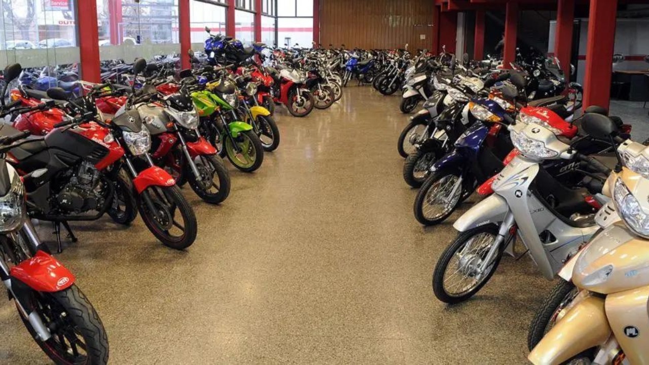 Durante el mes de febrero se patentaron 39.803 motovehículos, 32,9% menos que en enero y 29,0% más que en febrero 2024. Con los datos del segundo mes del año, 2025 acumula 99.123 motovehículos 0km patentados, lo que equivale a un crecimiento del 58,1% respecto de 2024.