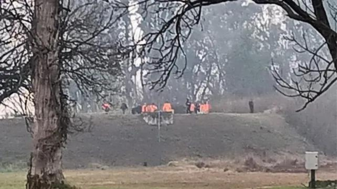 La víctima, de 38 años, tenía una extensa experiencia. Un compañero logró ser rescatado por los bomberos.