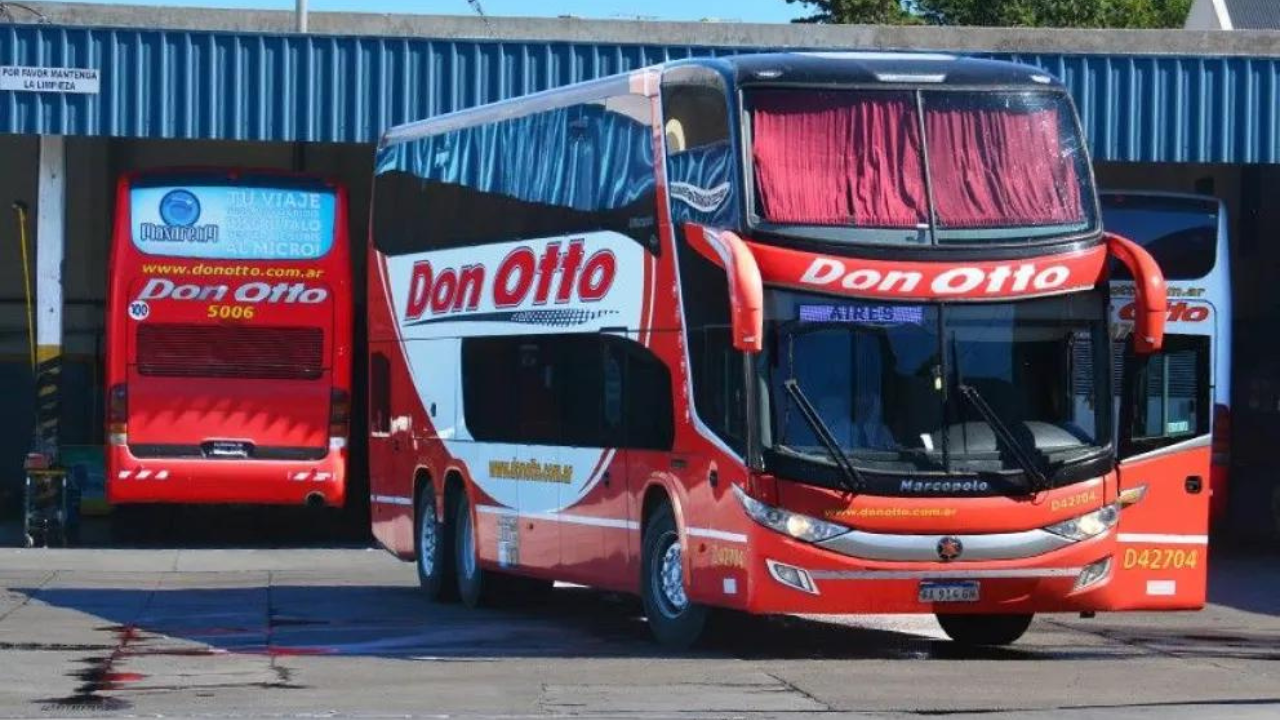 Uno de los espacios turísticos más emblemáticos de Bariloche, el teleférico del Cerro Otto, sufrió un audaz robo que superaría los 3 millones de pesos...