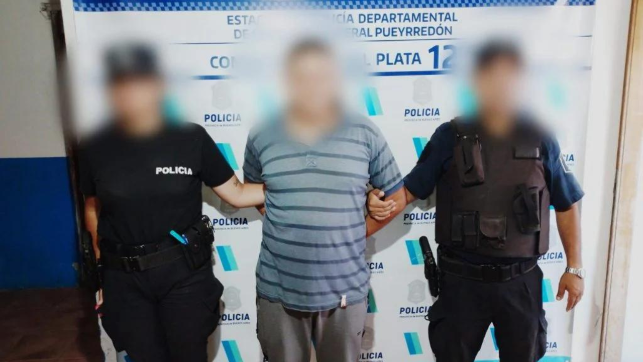 El hombre de 30 años intentó escapar corriendo de la comisaría 12°, pero fue detenido y quedó imputado por la falsa denuncia de un supuesto robo de una rueda de auxilio.