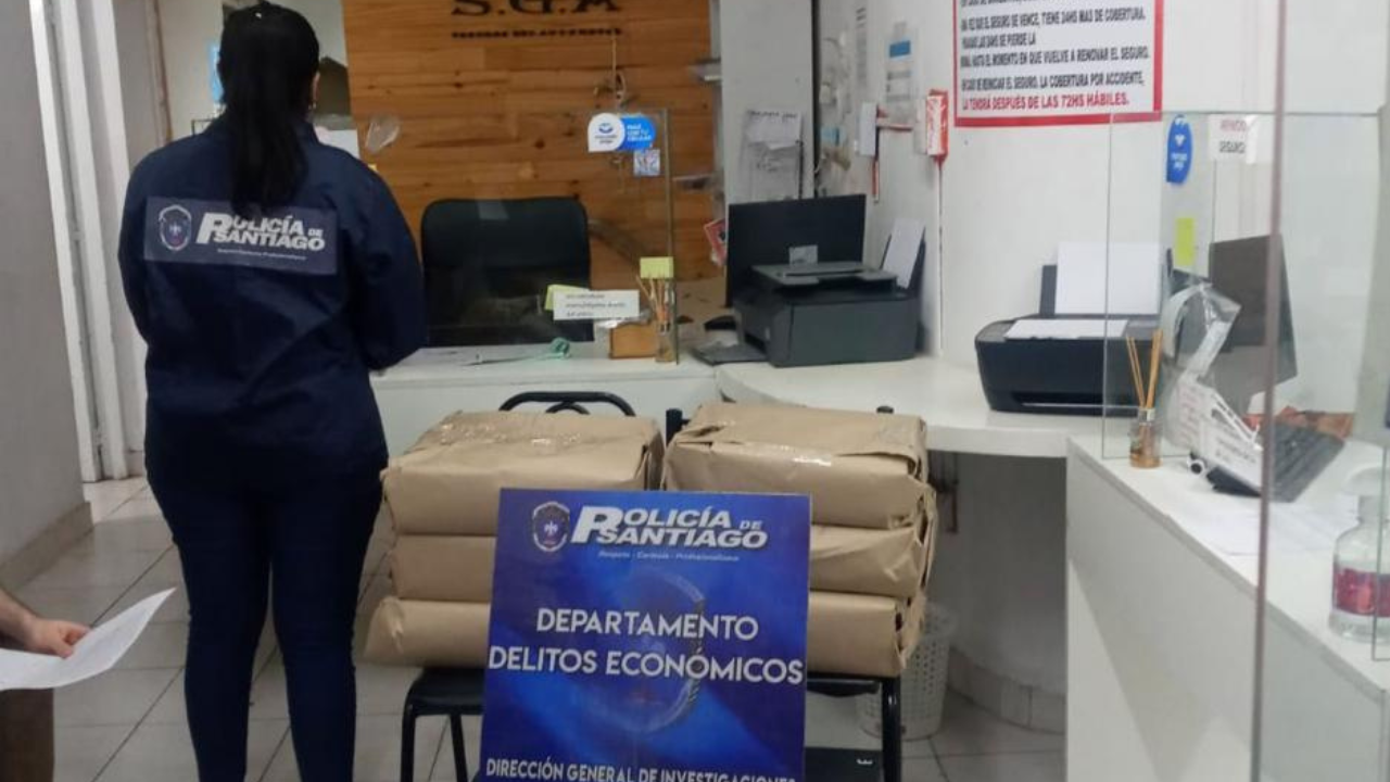 En las últimas horas, se logró detener a un hombre de 45 años, residente del barrio Procrear de la ciudad de La Banda, acusado por estafas, gracias al trabajo fue realizado por el personal de la Dirección General de Investigaciones.