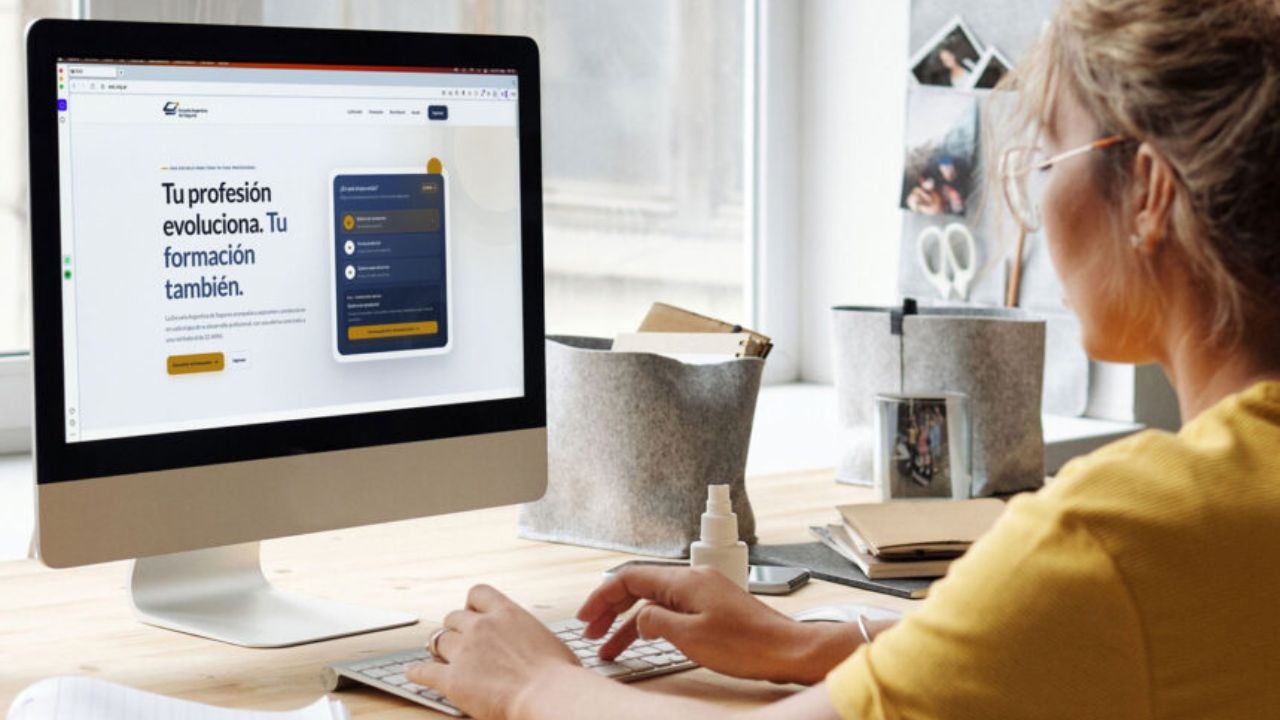 La plataforma digital integra oferta académica, inscripciones y trayectoria formativa en un mismo lugar. Ya hay cinco Programas de Capacitación Continuada disponibles.