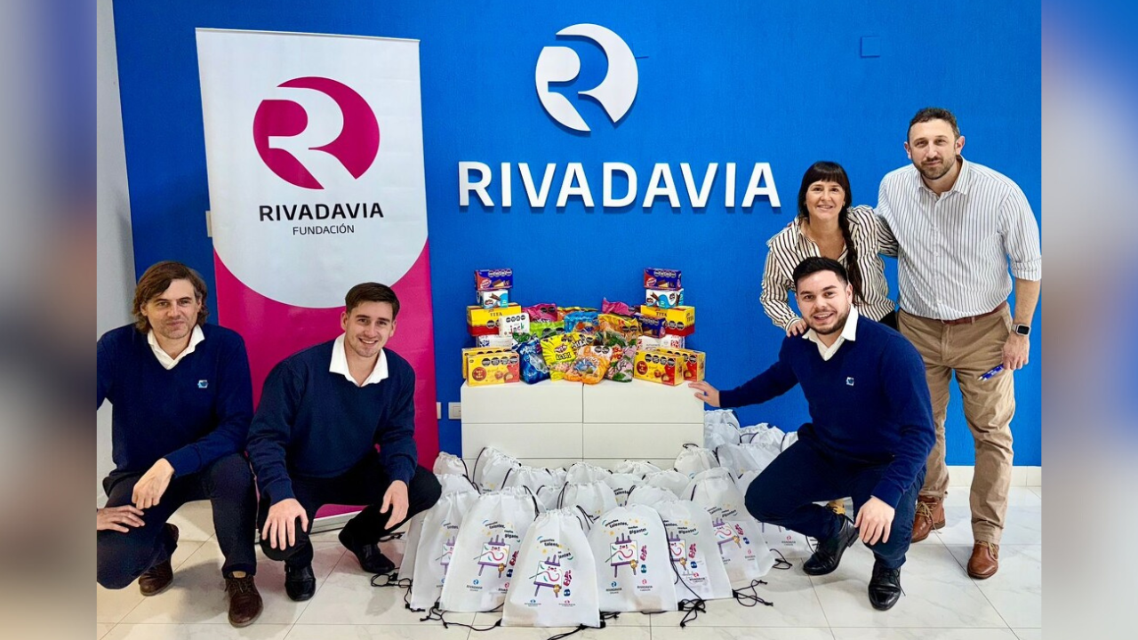 La campaña, denominada “Coloreando Sonrisas”, se desarrolló en varias etapas e involucró a toda la empresa en un gran acto solidario.