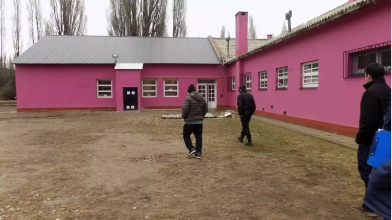 El fallo fue dictado este viernes por el juez O'Connor, quien consideró responsable al gasista Juan Manuel Cottet  por la intoxicación de 74 alumnos y 3 docentes en una escuela de la localidad de El Maitén. Recibió una pena de dos años y seis meses de prisión en suspenso, además de la inhabilitación para ejercer su profesión.