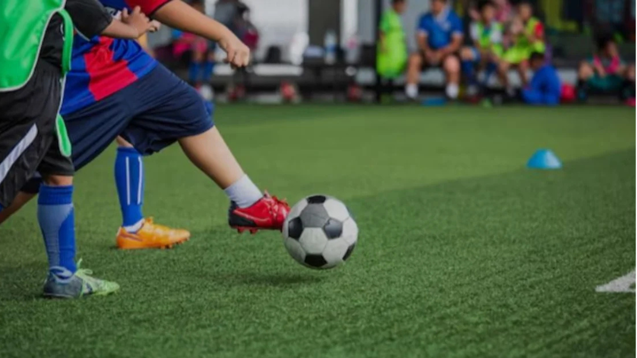 La Cámara Civil bahiense rechazó un planteo de una familia porque el chico, de 14 años, se fracturó mientras jugaba al fútbol. Interesantes explicaciones de un juez.