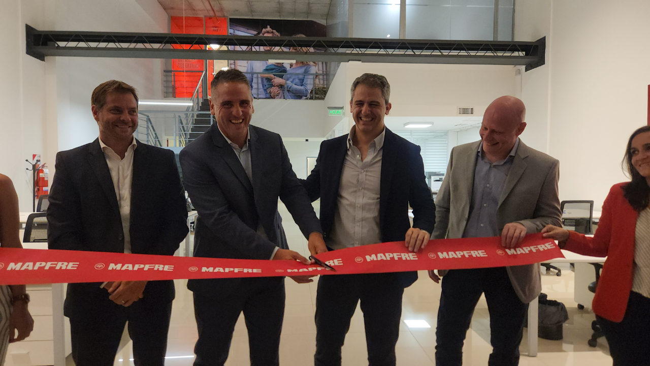 El cóctel de inauguración contó con la presencia del CEO Jorge Cruz, directivos de MAPFRE, colaboradores y   Productores Asesores de Seguros.